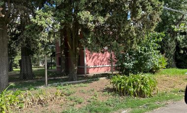 F 775 excelente casaquinta con casi 2400mts 2 de parque