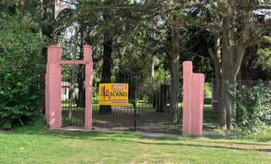 F 775 excelente casaquinta con casi 2400mts 2 de parque