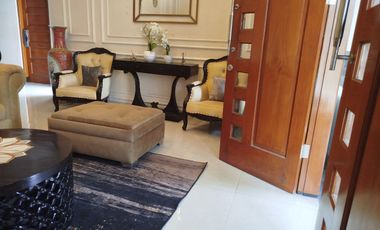 Rumah mewah bonus furnish plus kolam renang di sumber