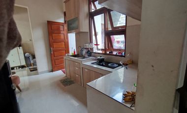 Rumah mewah bonus furnish plus kolam renang di sumber