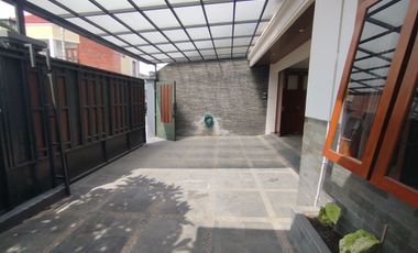 Rumah mewah bonus furnish plus kolam renang di sumber
