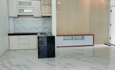 RUMAH BARU MEWAH  2 LANTAI SIAP HUNI dekat KAMPUS UNRIYO