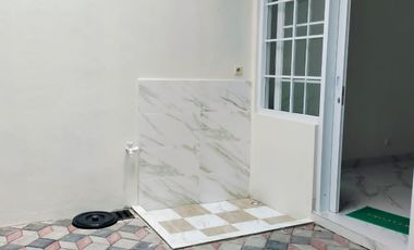 RUMAH BARU MEWAH  2 LANTAI SIAP HUNI dekat KAMPUS UNRIYO