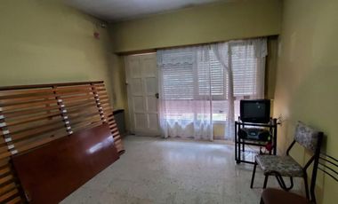 Hermosa casa en Calle 104, a cuadras de Estacion de Guernica