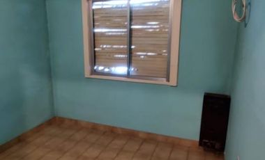 Hermosa casa en Calle 104, a cuadras de Estacion de Guernica