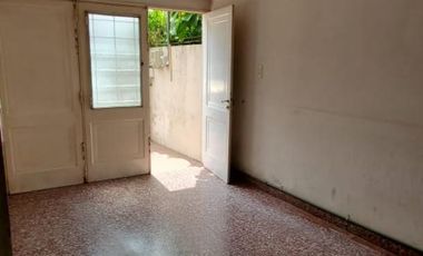 Hermosa casa en Calle 104, a cuadras de Estacion de Guernica
