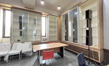 Dijual Gedung Kantor Komersial Pinggir Jalan Raya di Pos Pengumben
