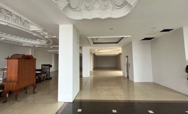 Dijual Gedung Kantor Komersial Pinggir Jalan Raya di Pos Pengumben