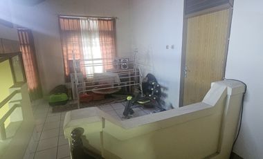 rumah cantik minimalis di kompleks PGRI Ruhui.