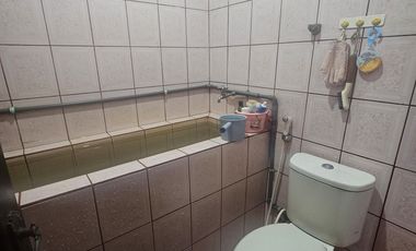 rumah cantik minimalis di kompleks PGRI Ruhui.