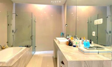 Disewakan Cepat Townhouse Murah kondisi bagus dengan kolam area Kemang