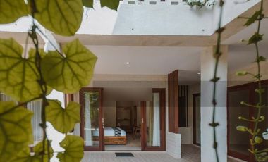 CEPAT VILLA BARU SEBERANG PELABUHAN SAMPALAN, PENIDA