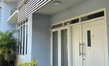 Dijual Rumah Cantik Semi Furnish Siap Huni