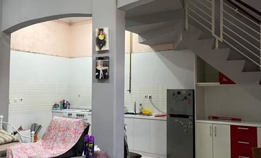 Dijual Rumah Cantik Semi Furnish Siap Huni