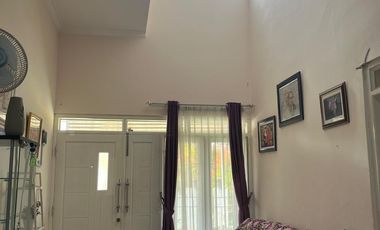Dijual Rumah Cantik Semi Furnish Siap Huni