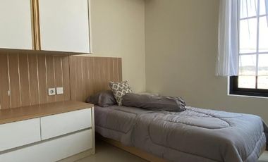 RUMAH READY 2 LANTAI SIAP HUNI