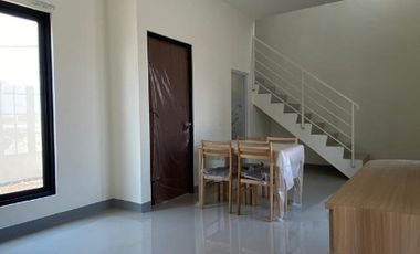 RUMAH READY 2 LANTAI SIAP HUNI