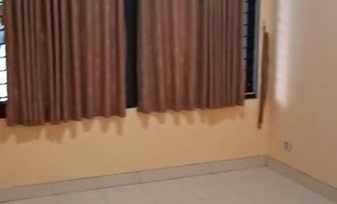 DISEWAKAN RUMAH RAPI DI RAFFLES HILLS CIBUBUR SIAP HUNI