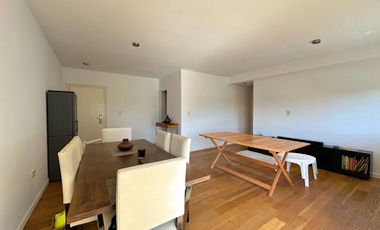 Departamento de 2 ambientes con balcon, terraza y cochera