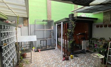 2 Lantai Modern Minimalis di Area Perumahan Springhill Sawojajar