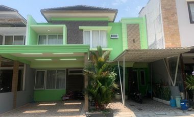 2 Lantai Modern Minimalis di Area Perumahan Springhill Sawojajar