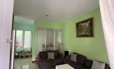 2 Lantai Modern Minimalis di Area Perumahan Springhill Sawojajar