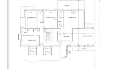 Chalet de 7 ambientes con parque, piscina y cocheras