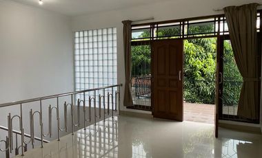 Disewakan Rumah 2 Lt, Bagus, Perumahan Bogor Baru
