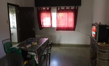 Excelente propiedad a cuadras de la estación de Glew