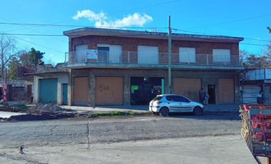 LOCALES CON VIVIENDA EN  VENTA EN GONZALEZ CATAN