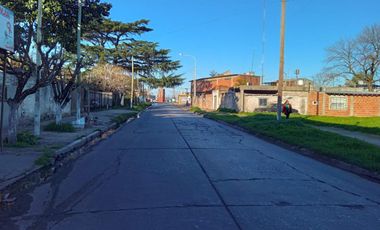 LOCALES CON VIVIENDA EN  VENTA EN GONZALEZ CATAN