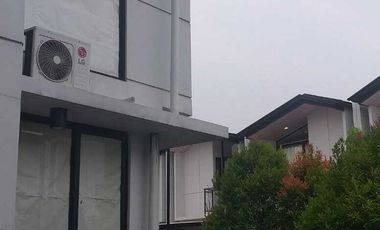 Disewakan  Rumah posisi Hook di CENDANA PARC Karawaci