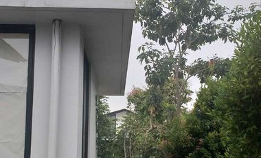 Disewakan  Rumah posisi Hook di CENDANA PARC Karawaci