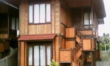 Perfect gate away Dijual wooden villa pantai Lamaru