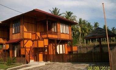 Perfect gate away Dijual wooden villa pantai Lamaru