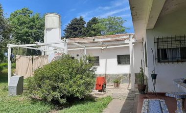 Hermosa casa quinta en el límite de Glew y Guernica