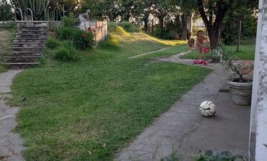 Hermosa casa quinta en el límite de Glew y Guernica