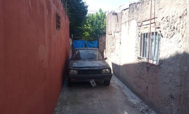 Casa sobre barrio Los Álamos
