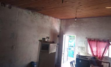 Casa sobre barrio Los Álamos