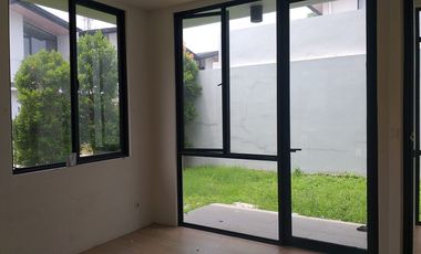 Disewakan Rumah posisi Hook ada kanopy di CENDANA PARC karawaci