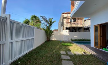 VILLA 4BR NEW MINIMALIS MODERN FURNIHSHED LOKASI JIMBARAN