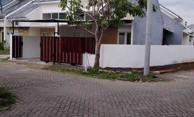 Rumah pojok luas di pepelegi waru