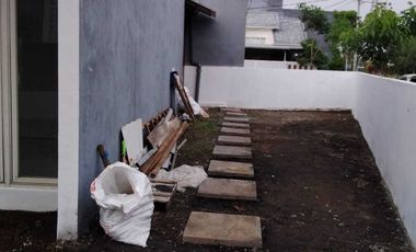 Rumah pojok luas di pepelegi waru