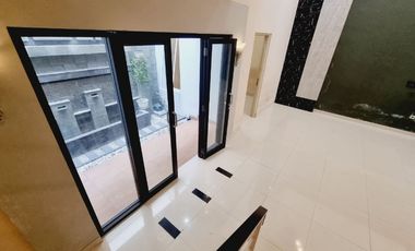 Rumah Mewah 2 Lt Nyaman Akses Lebar Banjarsari Solo