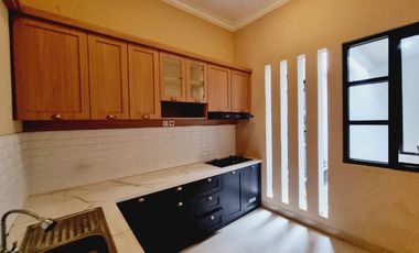 Rumah Mewah 2 Lt Nyaman Akses Lebar Banjarsari Solo