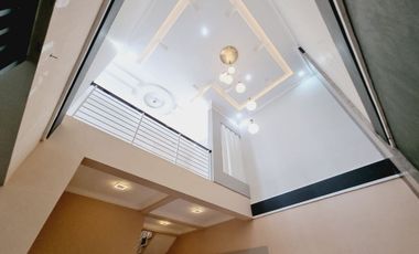 Rumah Mewah 2 Lt Nyaman Akses Lebar Banjarsari Solo