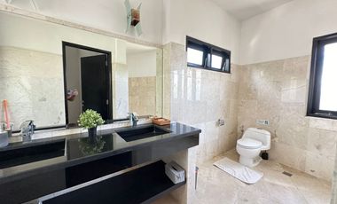 Luxury Spacious Villa Beautiful View in Nusa Dua Near STP Dharmawangsa