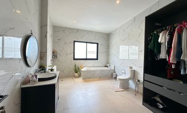 Luxury Spacious Villa Beautiful View in Nusa Dua Near STP Dharmawangsa