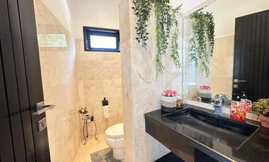 Luxury Spacious Villa Beautiful View in Nusa Dua Near STP Dharmawangsa