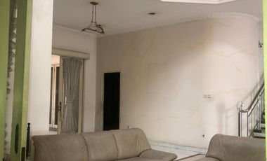 Di Sewakan Rumah Pluit Selatan Ukuran 13x25 Semi Furnish